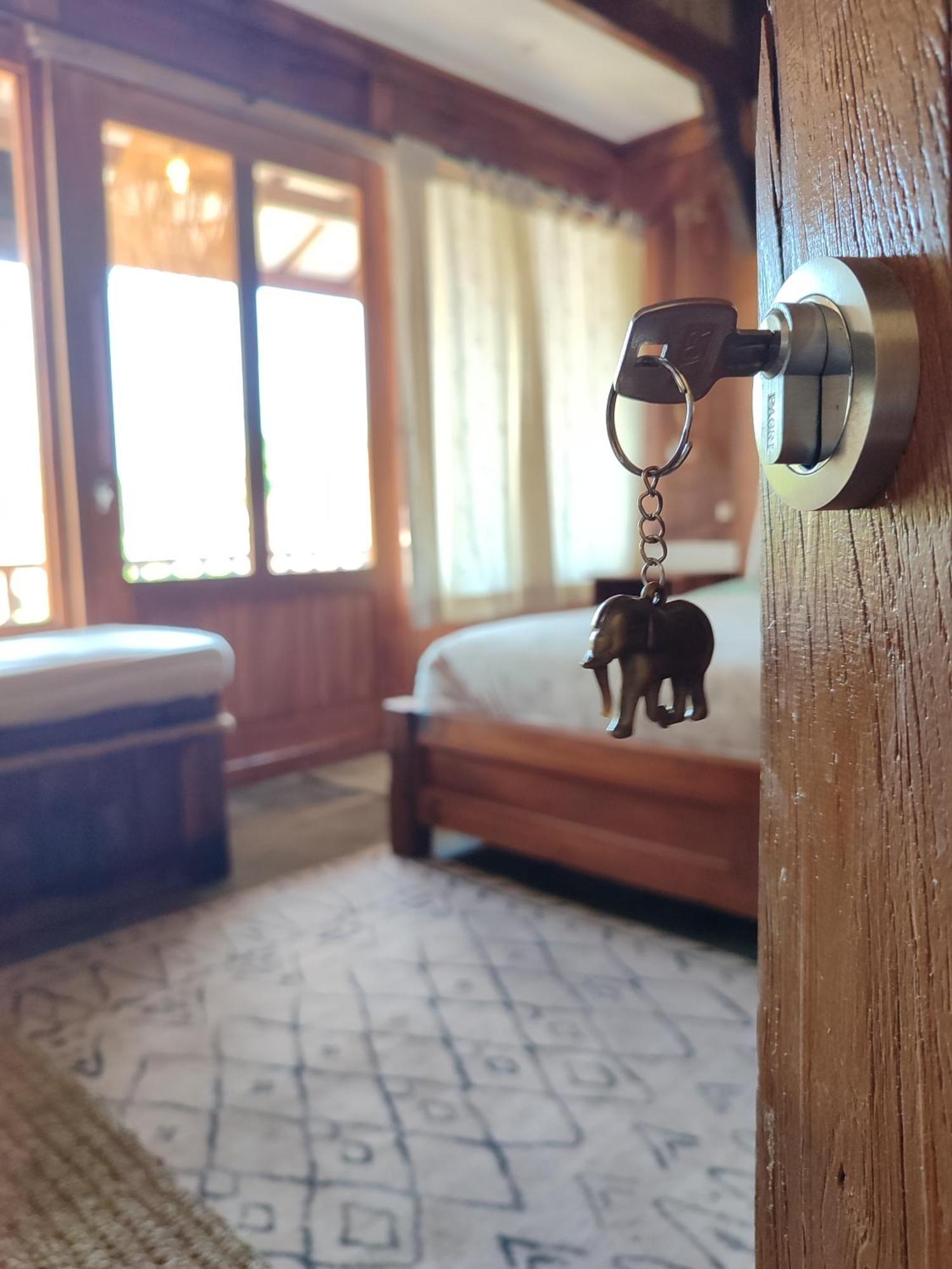 Little Elephant Cottage Гили Траванган Экстерьер фото